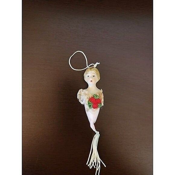 Vintage Victorian Themed Christmas Ornaments - Picture 3 of 9